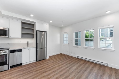 102 C-1224 Richardson St, Victoria, BC - Indoor Photo Showing Kitchen