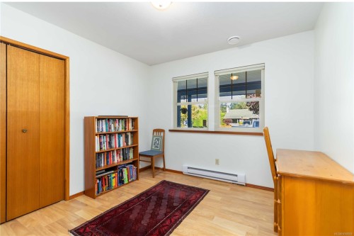 711 Miller Ave, Saanich, BC 