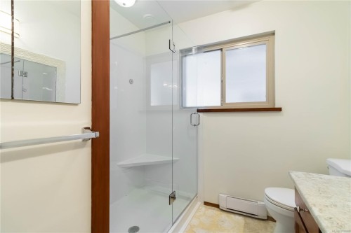 711 Miller Ave, Saanich, BC 