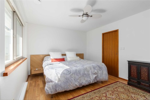 711 Miller Ave, Saanich, BC 