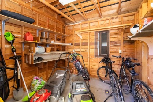 711 Miller Ave, Saanich, BC 