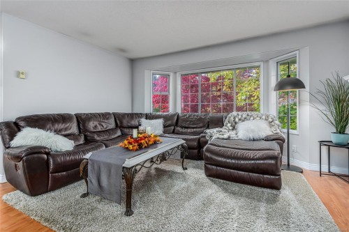 2043 Valley View Dr, Courtenay, BC 