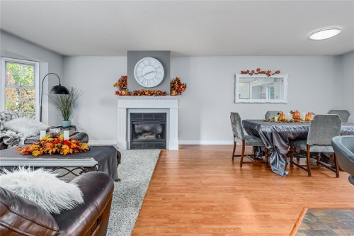 2043 Valley View Dr, Courtenay, BC 