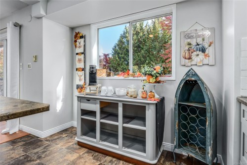 2043 Valley View Dr, Courtenay, BC 