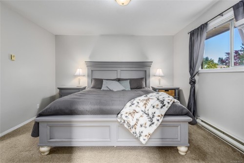 2043 Valley View Dr, Courtenay, BC 