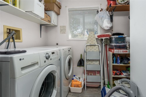 2043 Valley View Dr, Courtenay, BC 