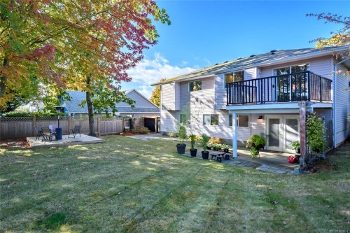 2043 Valley View Dr, Courtenay, BC 