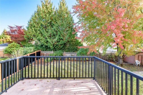 2043 Valley View Dr, Courtenay, BC 