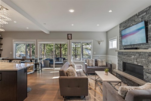 25 Tuzo Crt, View Royal, BC 