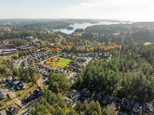 25 Tuzo Crt, View Royal, BC 