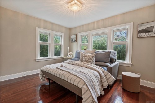 1690 Ash Rd, Saanich, BC 