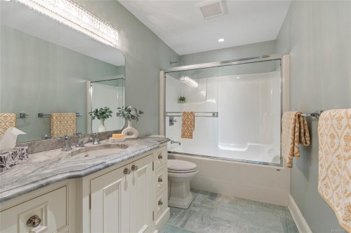 1690 Ash Rd, Saanich, BC 