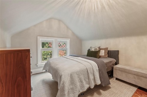 1690 Ash Rd, Saanich, BC 