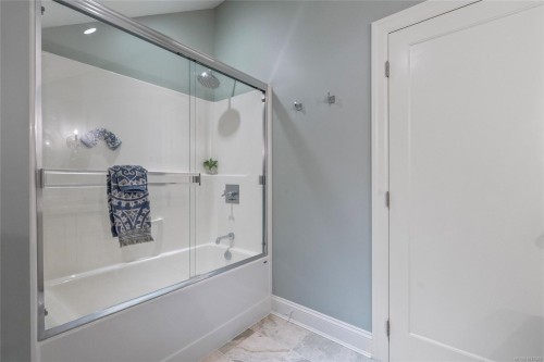 1690 Ash Rd, Saanich, BC 