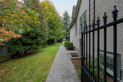 1690 Ash Rd, Saanich, BC 