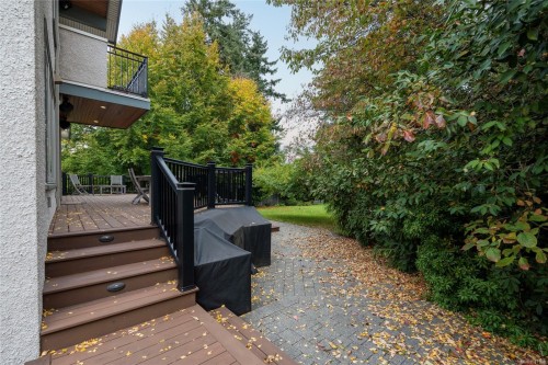 1690 Ash Rd, Saanich, BC 