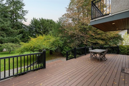 1690 Ash Rd, Saanich, BC 