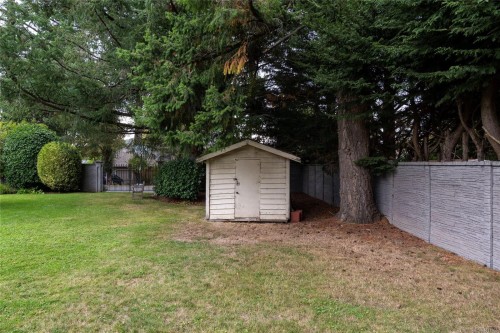 1690 Ash Rd, Saanich, BC 