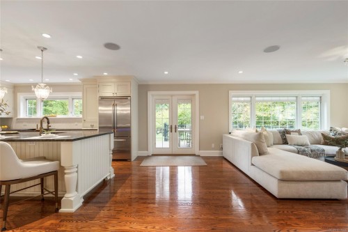 1690 Ash Rd, Saanich, BC 