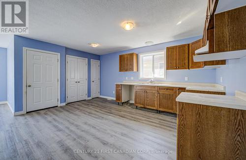 212 Ewart Street S, Strathroy-Caradoc (Nw), ON - Indoor Photo Showing Other Room