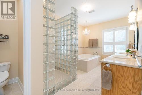 24 Finley Drive, Tiny, ON - Indoor Photo Showing Bathroom