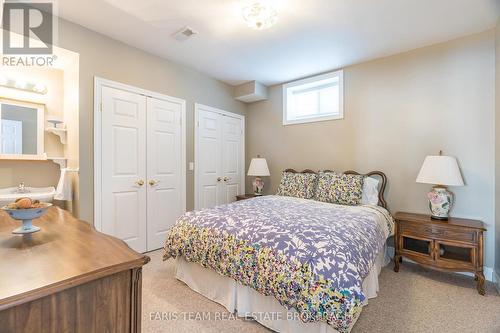 24 Finley Drive, Tiny, ON - Indoor Photo Showing Bedroom