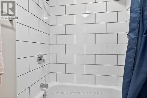 135 Lansdowne Street W, Peterborough (Otonabee Ward 1), ON - Indoor Photo Showing Bathroom