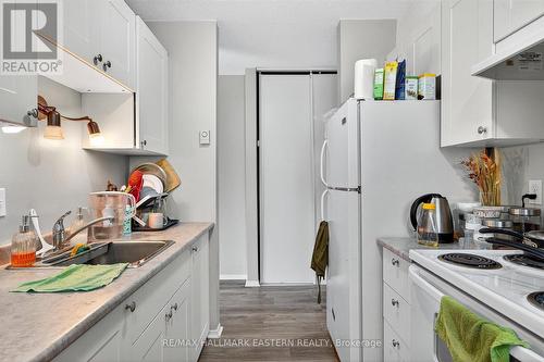 135 Lansdowne Street W, Peterborough (Otonabee Ward 1), ON - Indoor Photo Showing Kitchen