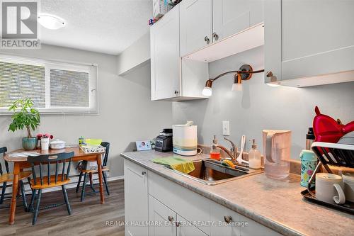 135 Lansdowne Street W, Peterborough (Otonabee Ward 1), ON - Indoor Photo Showing Kitchen