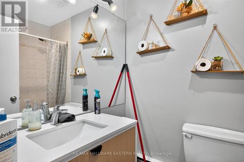 135 Lansdowne Street W, Peterborough (Otonabee Ward 1), ON - Indoor Photo Showing Bathroom