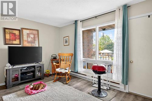 135 Lansdowne Street W, Peterborough (Otonabee Ward 1), ON - Indoor