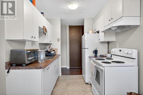 135 Lansdowne Street W, Peterborough (Otonabee Ward 1), ON - Indoor Photo Showing Kitchen