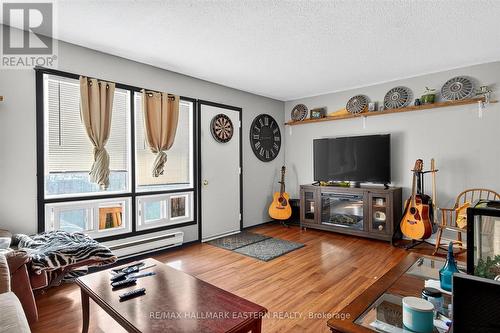 135 Lansdowne Street W, Peterborough (Otonabee Ward 1), ON - Indoor