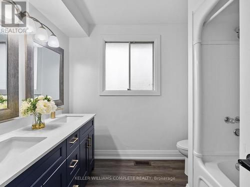 102 Dundee Drive, Haldimand, ON - Indoor Photo Showing Bathroom