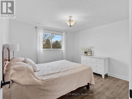 102 Dundee Drive, Haldimand, ON - Indoor Photo Showing Bedroom
