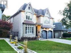 29 THREADNEEDLE CRESCENT  Toronto, ON M2H 1Z5