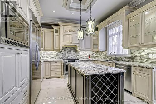 29 Threadneedle Crescent, Toronto, ON - Indoor Photo Showing Kitchen With Upgraded Kitchen