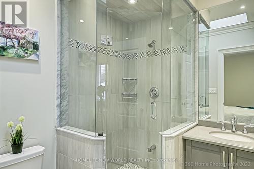29 Threadneedle Crescent, Toronto, ON - Indoor Photo Showing Bathroom