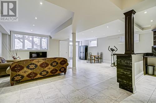 29 Threadneedle Crescent, Toronto, ON - Indoor