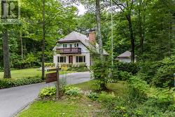 9 BOURGEOIS COURT  Tiny, ON L9M 0H3