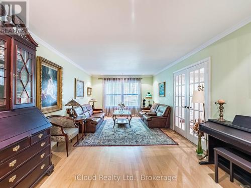 1529 Ballyclare Drive, Mississauga, ON - Indoor Photo Showing Other Room