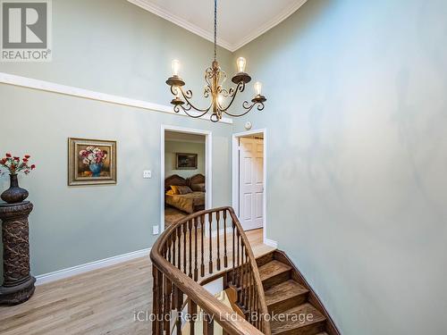 1529 Ballyclare Drive, Mississauga, ON - Indoor Photo Showing Other Room