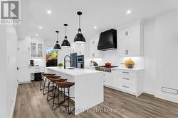 28 ELLIOTT STREET  Cambridge, ON N1R 2J2