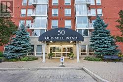 PH906 - 50 OLD MILL ROAD  Oakville, ON L6J 7W1