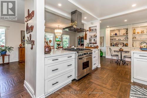 2230 Spring Street, Innisfil, ON - Indoor Photo Showing Kitchen With Upgraded Kitchen