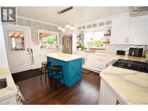 3930 26 Street, Vernon, BC - Indoor Photo Showing Kitchen