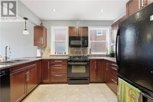 137 Hyland Drive, Sudbury, ON - Indoor Photo Showing Kitchen With Double Sink