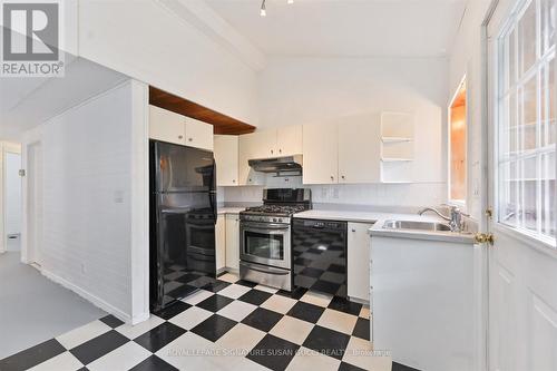 1138 Woodbine Avenue, Toronto, ON - Indoor Photo Showing Kitchen