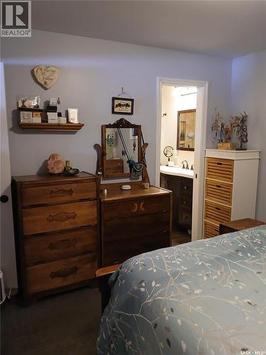 589 Poplar Crescent, Shaunavon, SK - Indoor Photo Showing Bedroom
