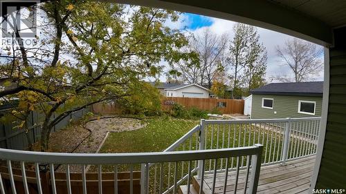 589 Poplar Crescent, Shaunavon, SK - Outdoor With Deck Patio Veranda